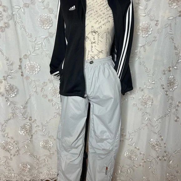 Reebok size S, gray ski pants. ￼